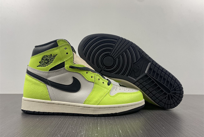 Air Jordan 1 Retro High OG  555088-702