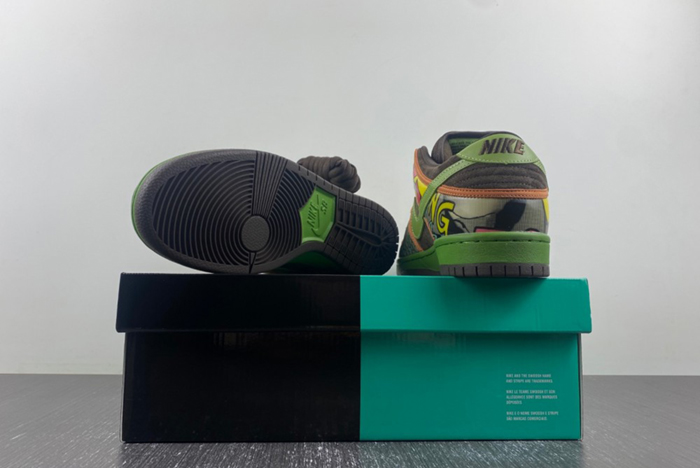 Nike SB Dunk Low “De La Soul  789841-33