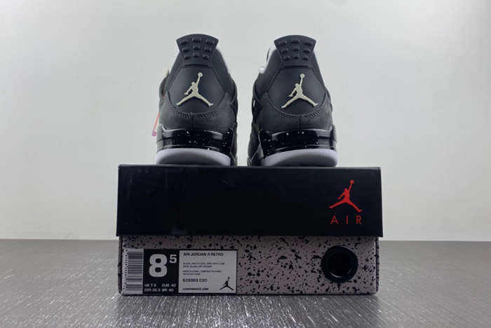 AIR JORDAN 4 RETRO 